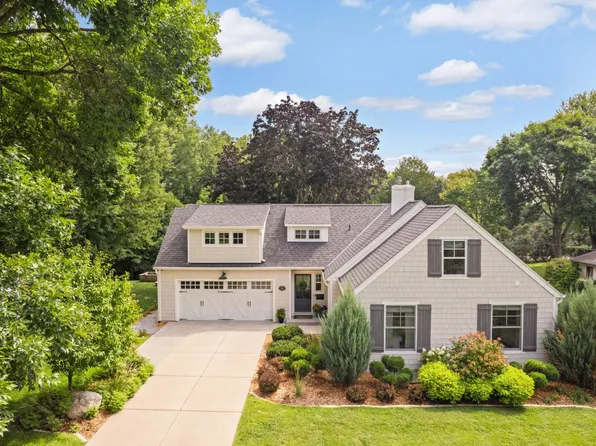 1300 Toledo Ave N, Golden Valley, MN 55422