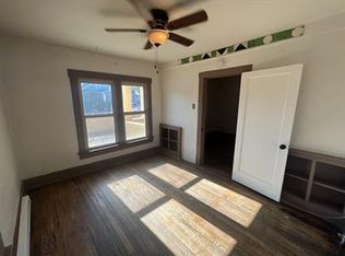 1209 7th St NW #A, Albuquerque, NM 87102