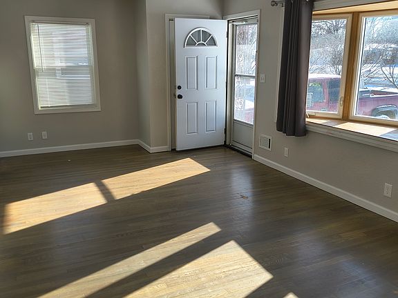 3rd image of 3040 W Laskey Rd