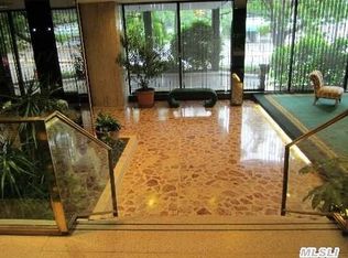 1 Kensington Gate PH 24, Great Neck, NY 11021