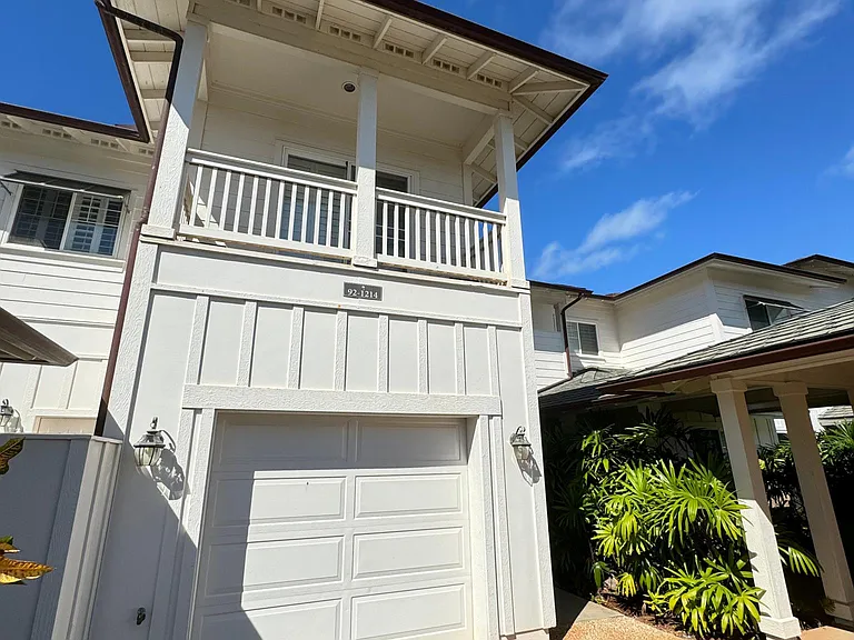 92-1214 Olani St #UPSTAIRS — Photo 1