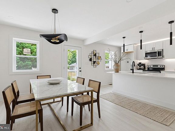 3rd image of 1414 Farmingdale Ave