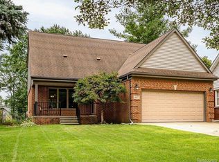 667 Riverbank St, Wyandotte, MI 48192