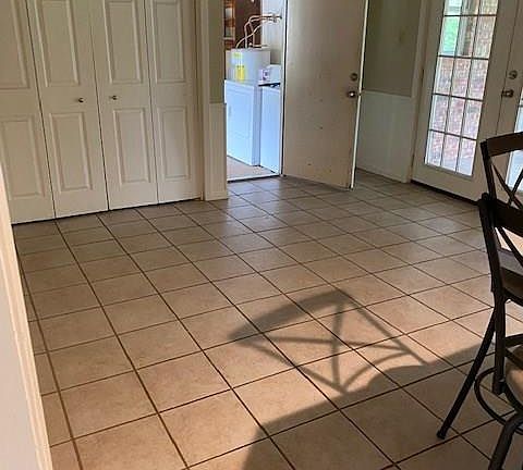 5th image of 106 Grand Canyon Dr