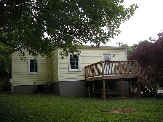 4th image of 1018 Stafford St