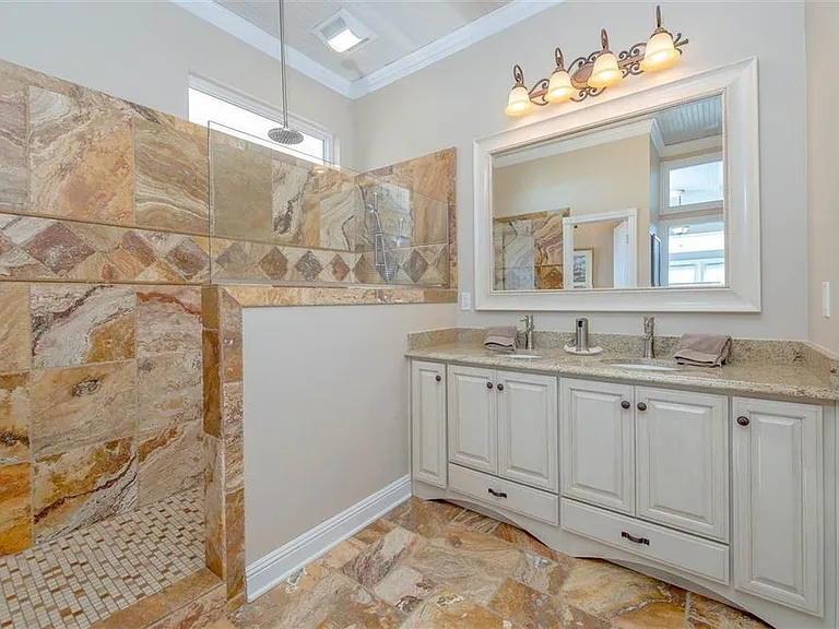 208 Somerset Ct — Photo 18