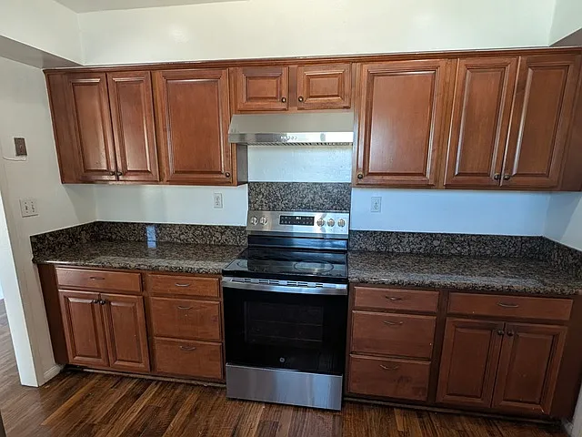 5209 Hewlett Dr — Photo 8