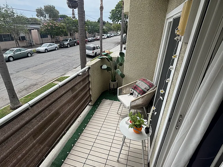 1055 Orizaba Ave #3 — Photo 7