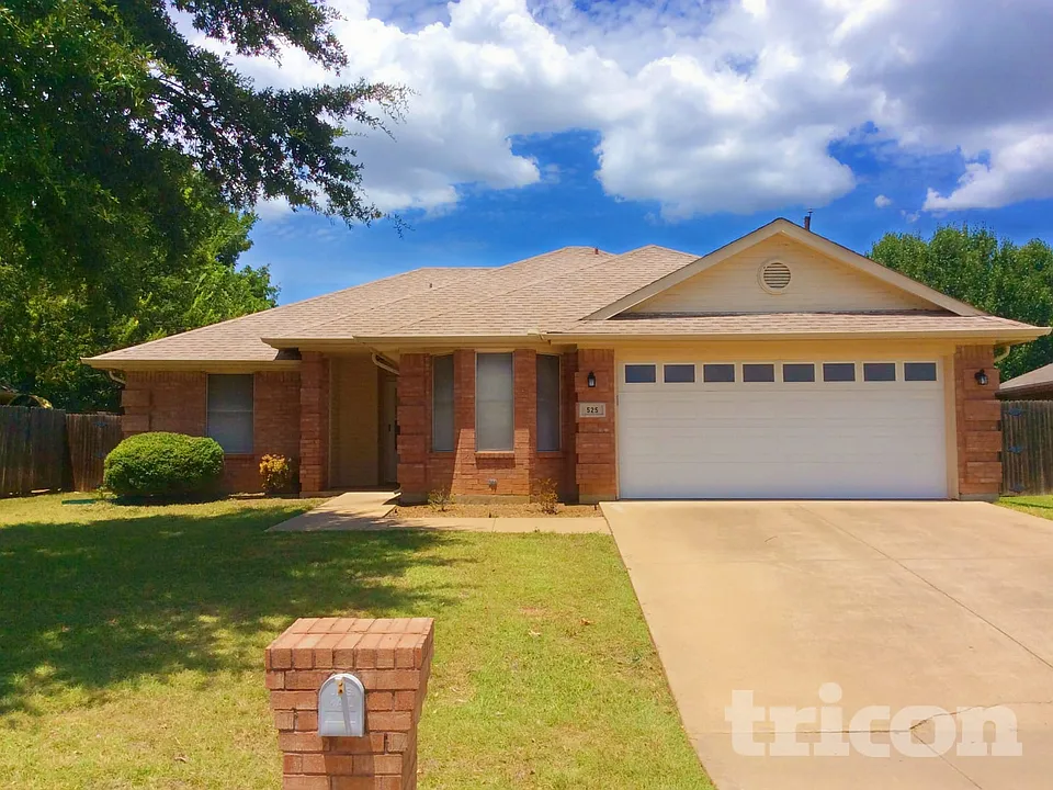 525 Arbor Ln