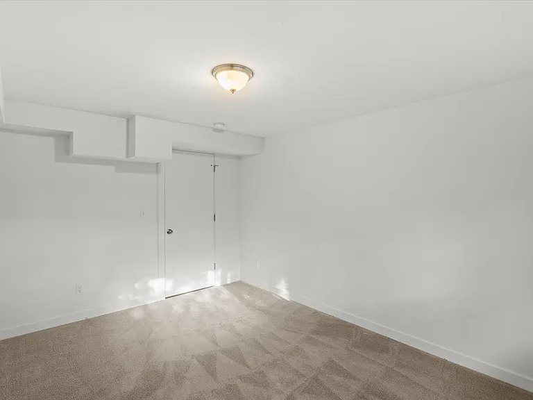 8625 26th Ave NE — Photo 31