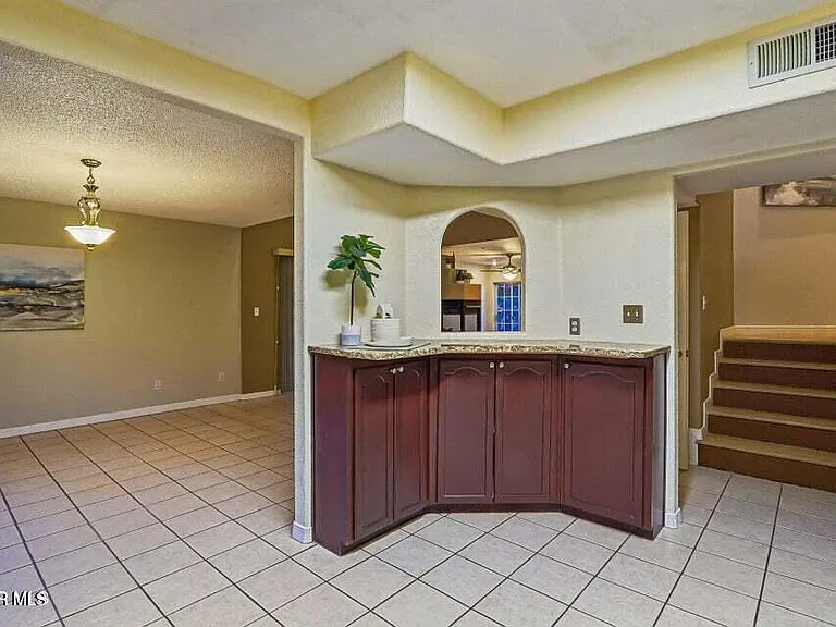 650 Vera Ct — Photo 13