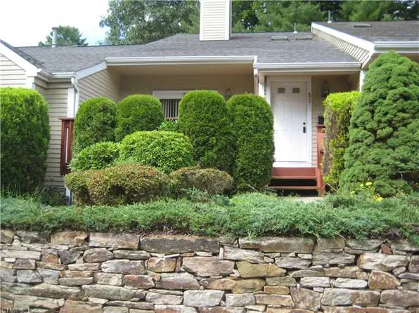 472 Carriage Dr, Southington, CT 06489