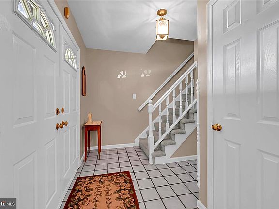 4th image of 265 Faith Dr