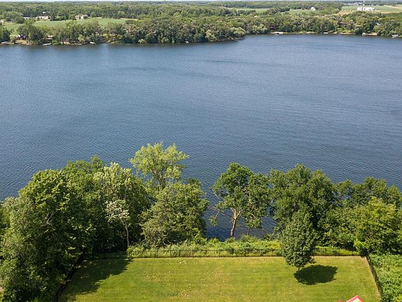 2nd image of 973 Lake Shore Dr