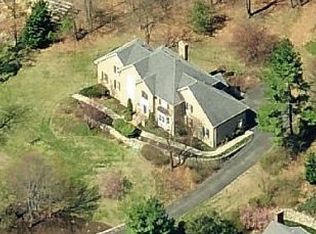 8124 Vista Forest Dr, Roanoke, VA 24018