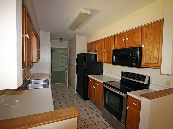3rd image of 810 SW Hammock Hill Cir
