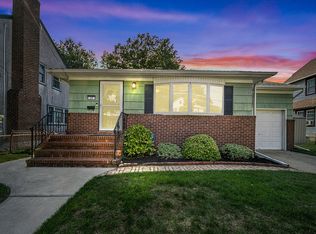 37 Linmouth Rd, Malverne, NY 11565