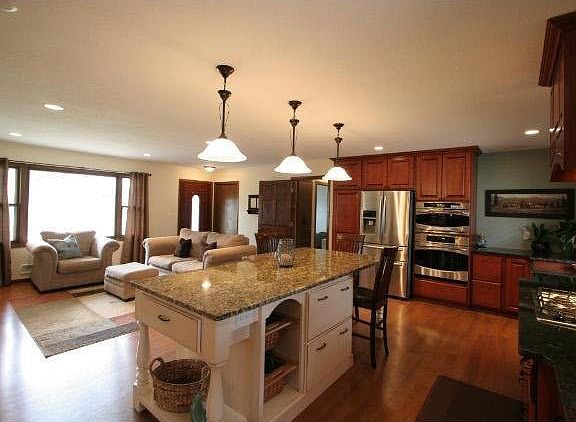 3rd image of 1014 E 156th Street