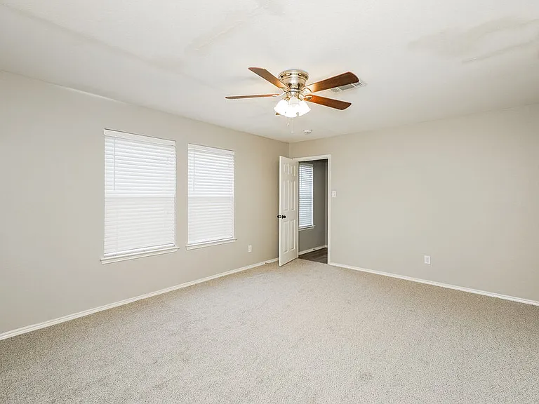 5828 Ridge Lake Dr — Photo 10