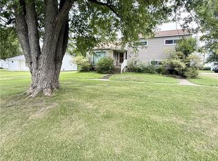 204 N Boyer Ave, Brocton, IL 61917