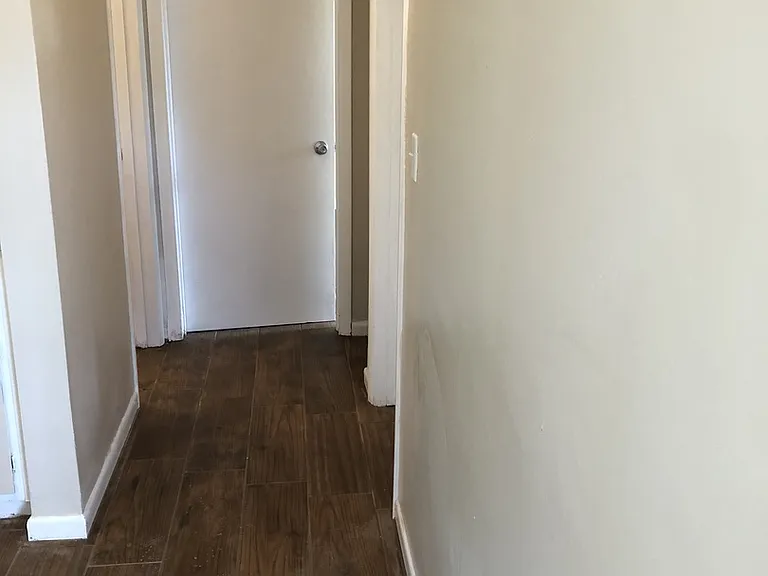1162 Hampshire Ave — Photo 7