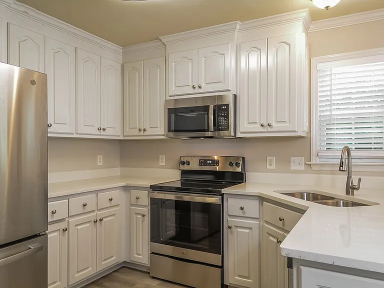118 Ashton Ct — Photo 9