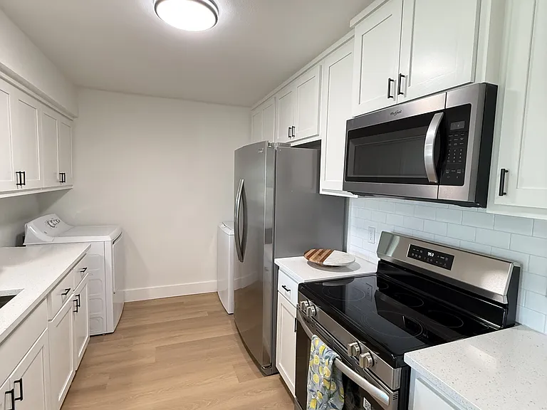 1120 W Cato Springs Rd — Photo 11