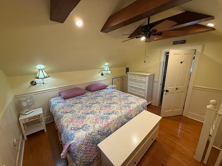 227 Julia St — Photo 16