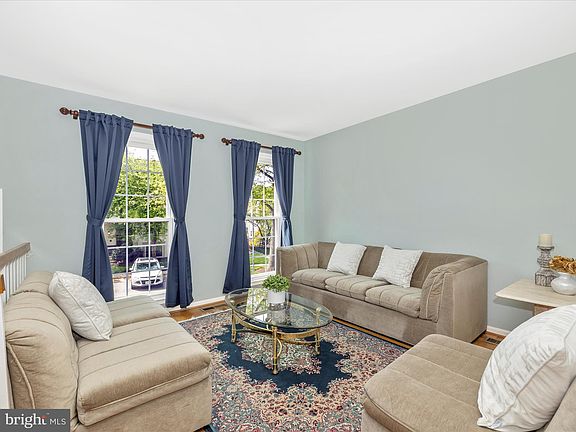 4th image of 8731 Delcris Dr