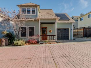 246 9th Street Aly, Ashland, OR 97520