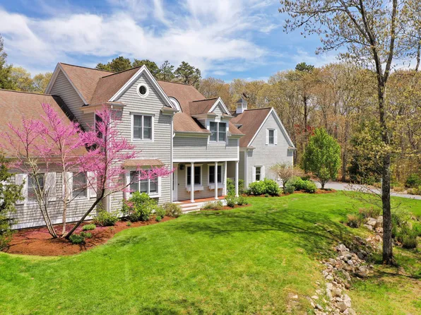 5 Pasture Road, Cataumet, MA 02534