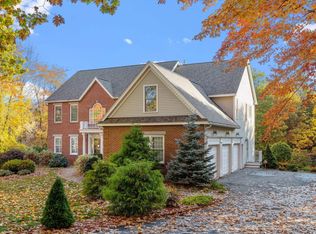 92 King Rd, Bedford, NH 03110