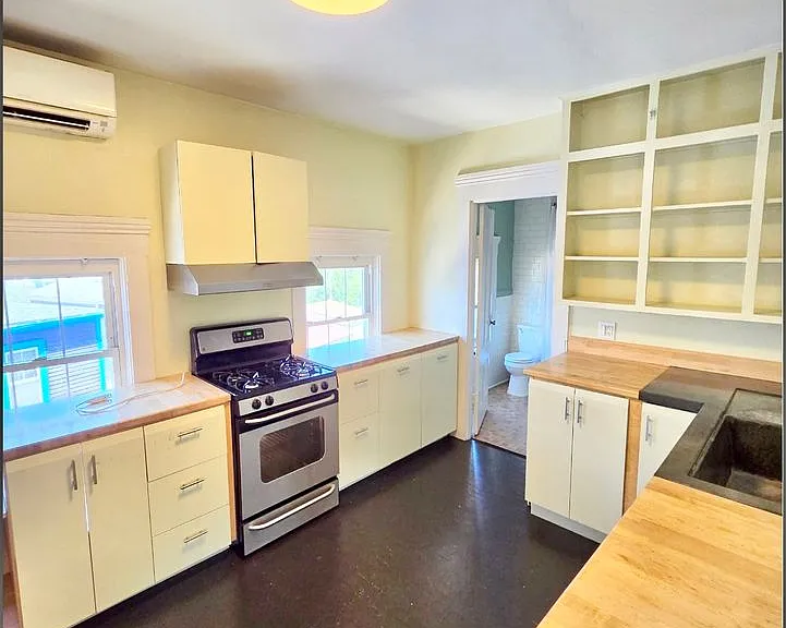 123 Elmwood Avenue — Photo 2
