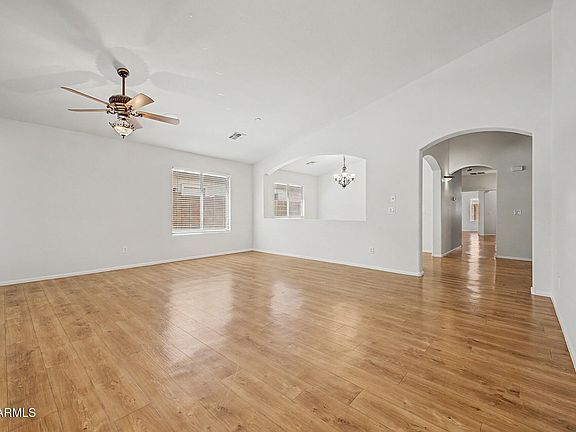 5th image of 1362 E ANGELINE Avenue