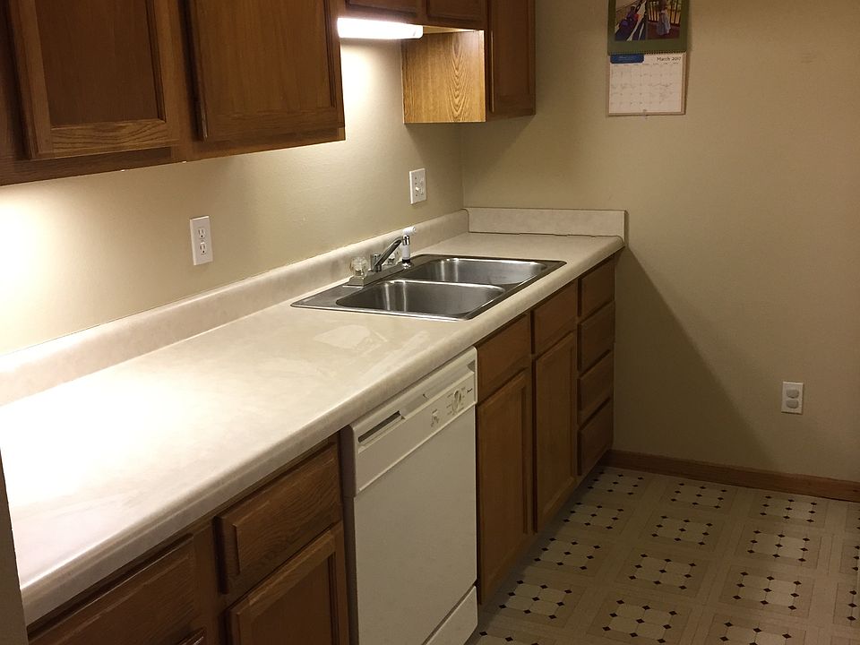 1st image of 430 W Side Dr