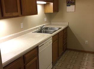 430 W Side Dr, Iowa City, IA