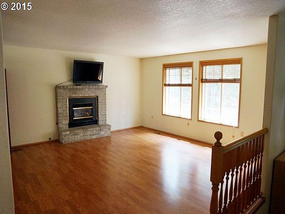 3rd image of 2303 NE 150th Ave