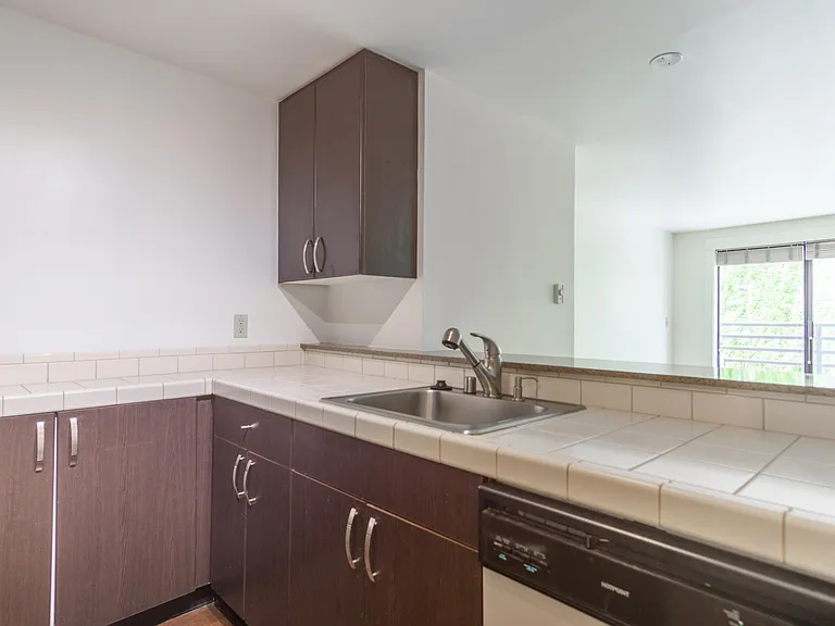 3401 Wallingford Ave N — Photo 4