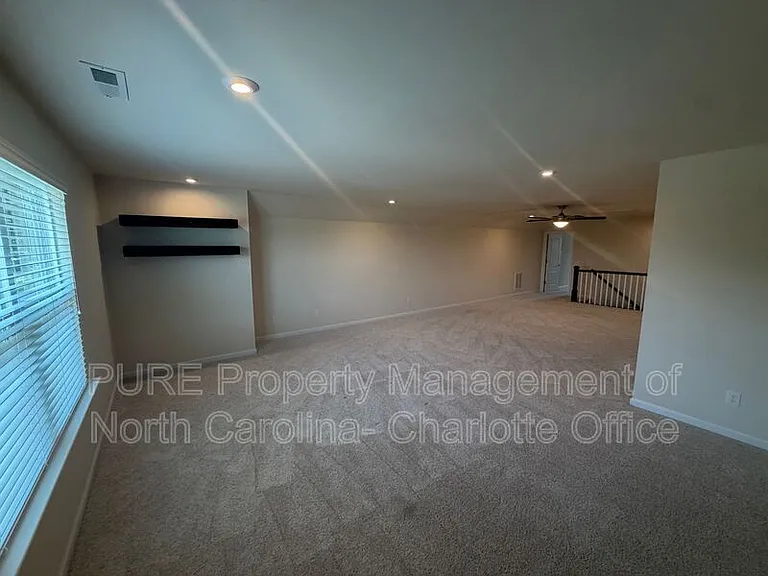 13818 Berkley Ave — Photo 19