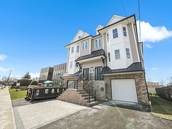 4th image of 49 Fairview Ave #B