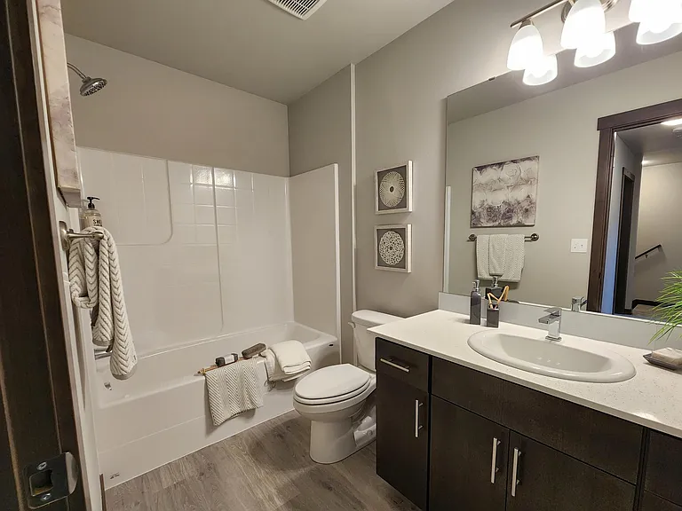 1039 Cedar Ave #103 — Photo 22