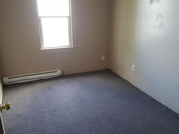2nd image of 1303 S Lincoln St APT B