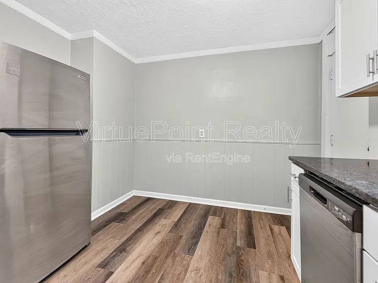 329 S Wayne Ave — Photo 8