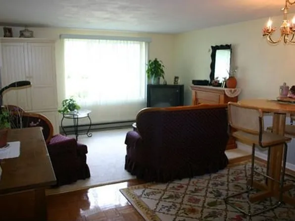 200 Woodlawn Ave APT 103, North Providence, RI 02904