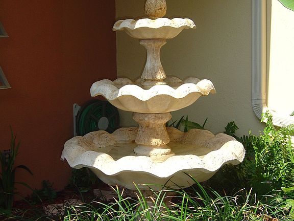 The entry courtyard and full size fountain