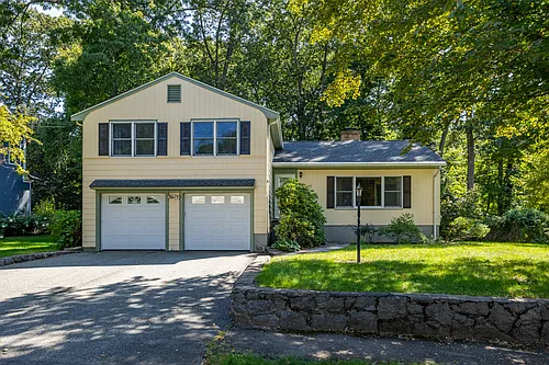 40 Deerfield Rd Photo 1