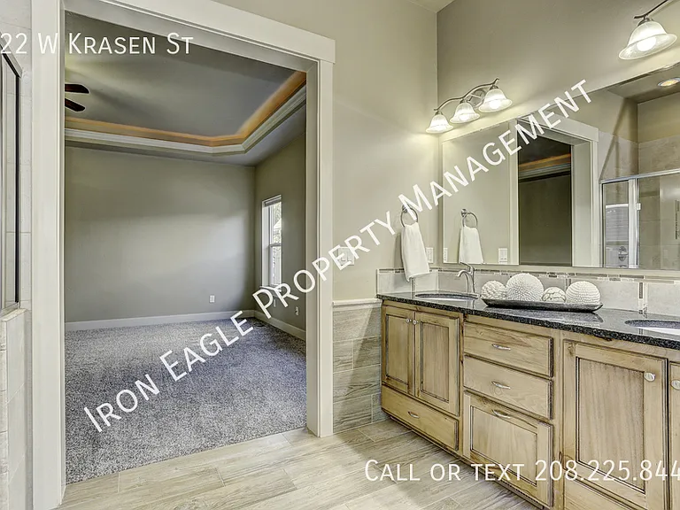 822 W Krasen St — Photo 32