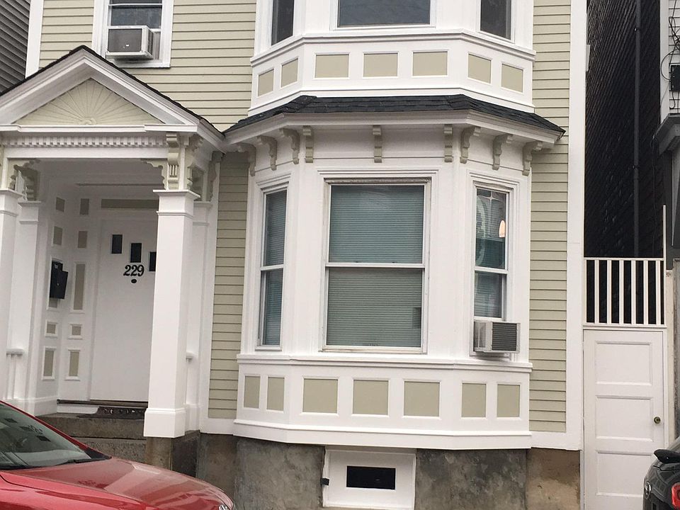 2nd image of 1 Saratoga Pl #1