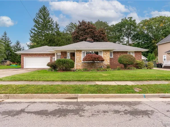 98 Woodlawn Ave, Lancaster, NY 14086