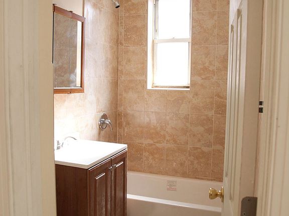4th image of 460 Empire Blvd #2